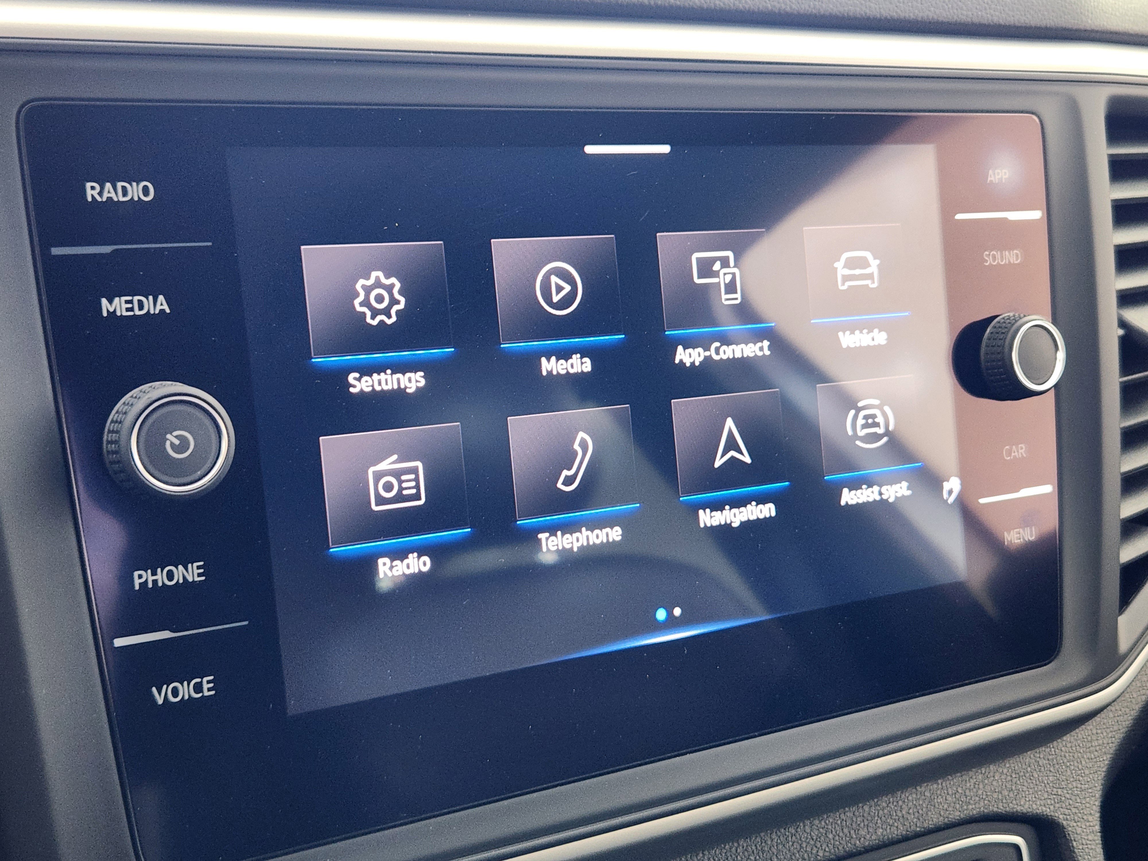 Used 2021 Volkswagen Atlas Cross Sport SE image 22