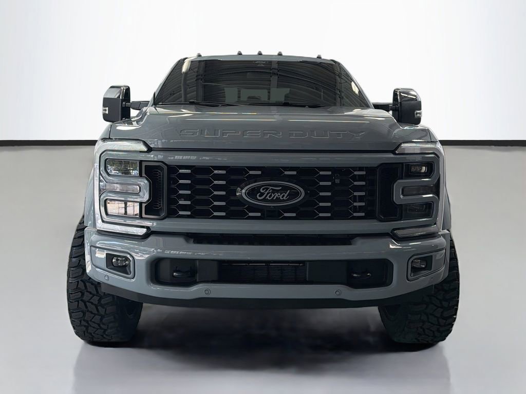 Used 2025 Ford F450 Platinum w/ Platinum Plus Package AWD/4WD image 2