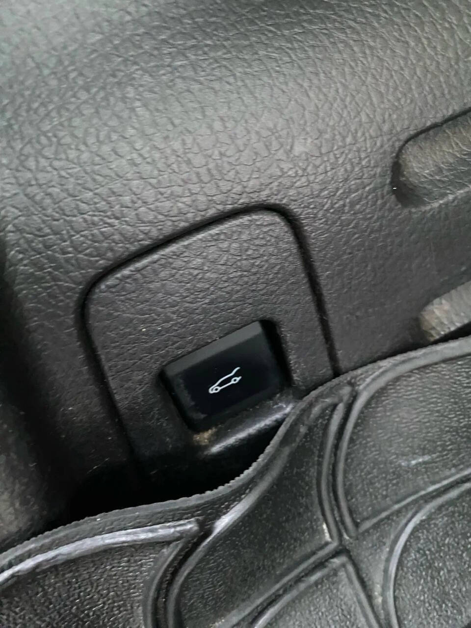 Used 2013 Lincoln MKX FWD image 27