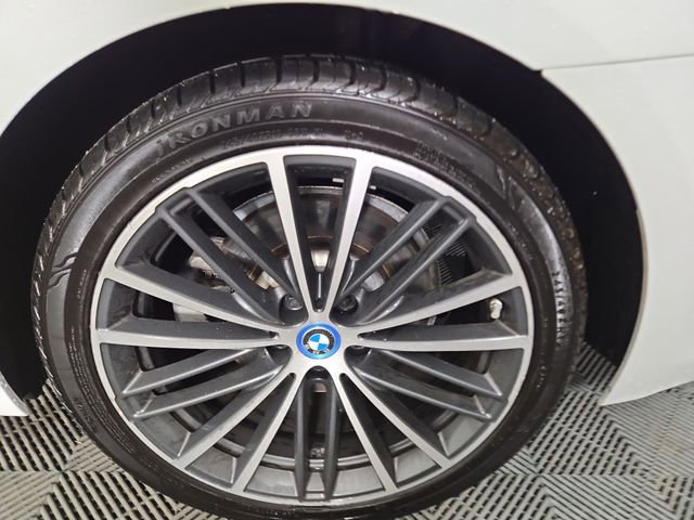 Used 2023 BMW 530e xDrive AWD/4WD image 11