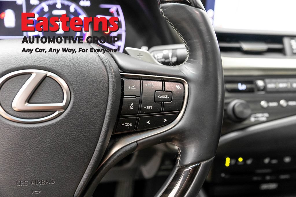 Used 2019 Lexus ES 350 Ultra Luxury w/ Accessory Package FWD image 16