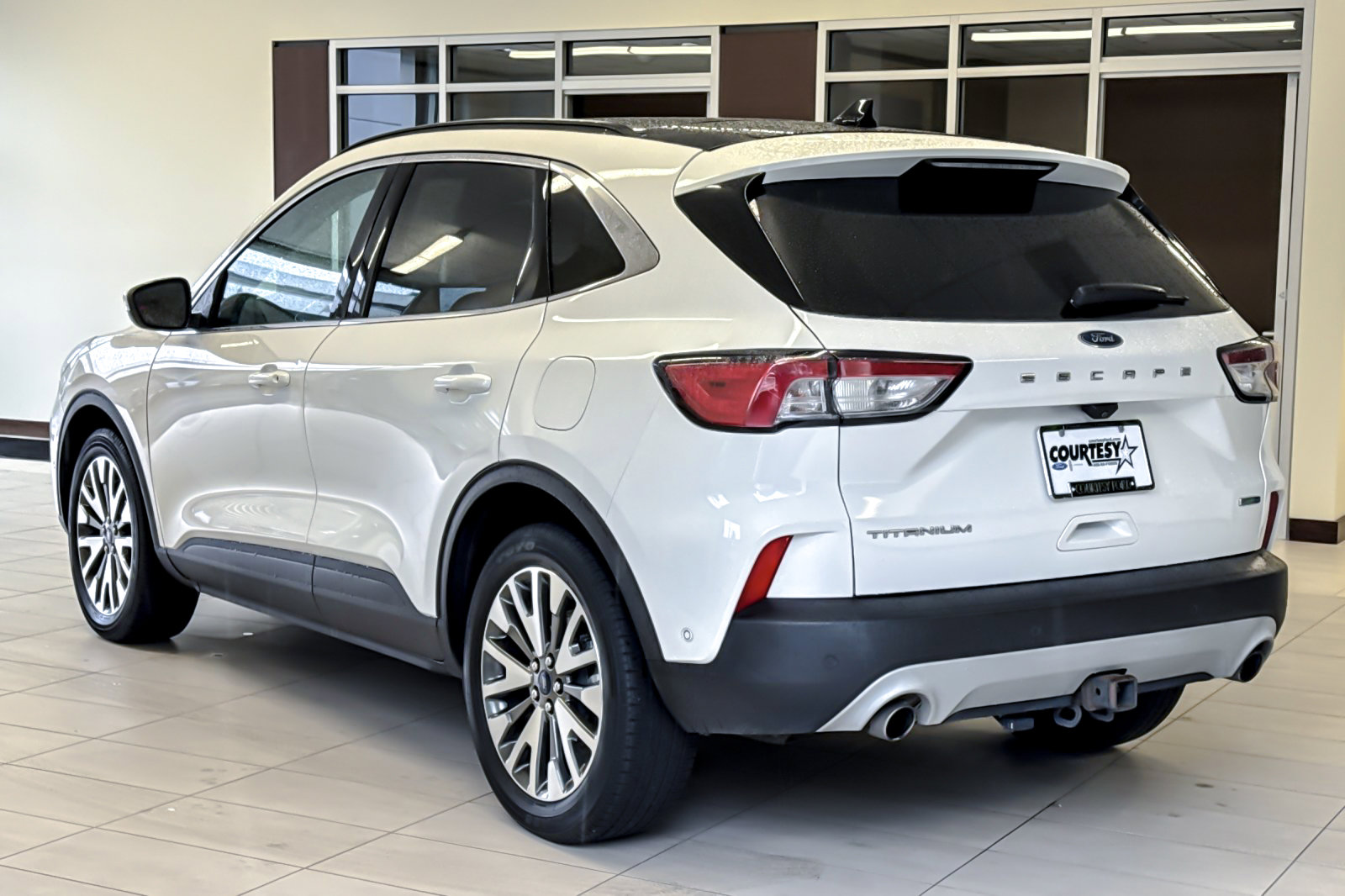 Certified 2020 Ford Escape Titanium AWD/4WD image 6
