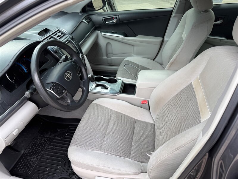 Used 2013 Toyota Camry LE FWD image 9