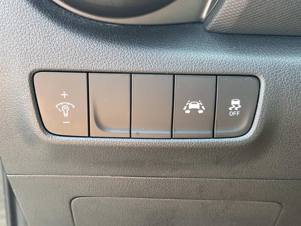 Used 2021 Hyundai Kona SE FWD image 31