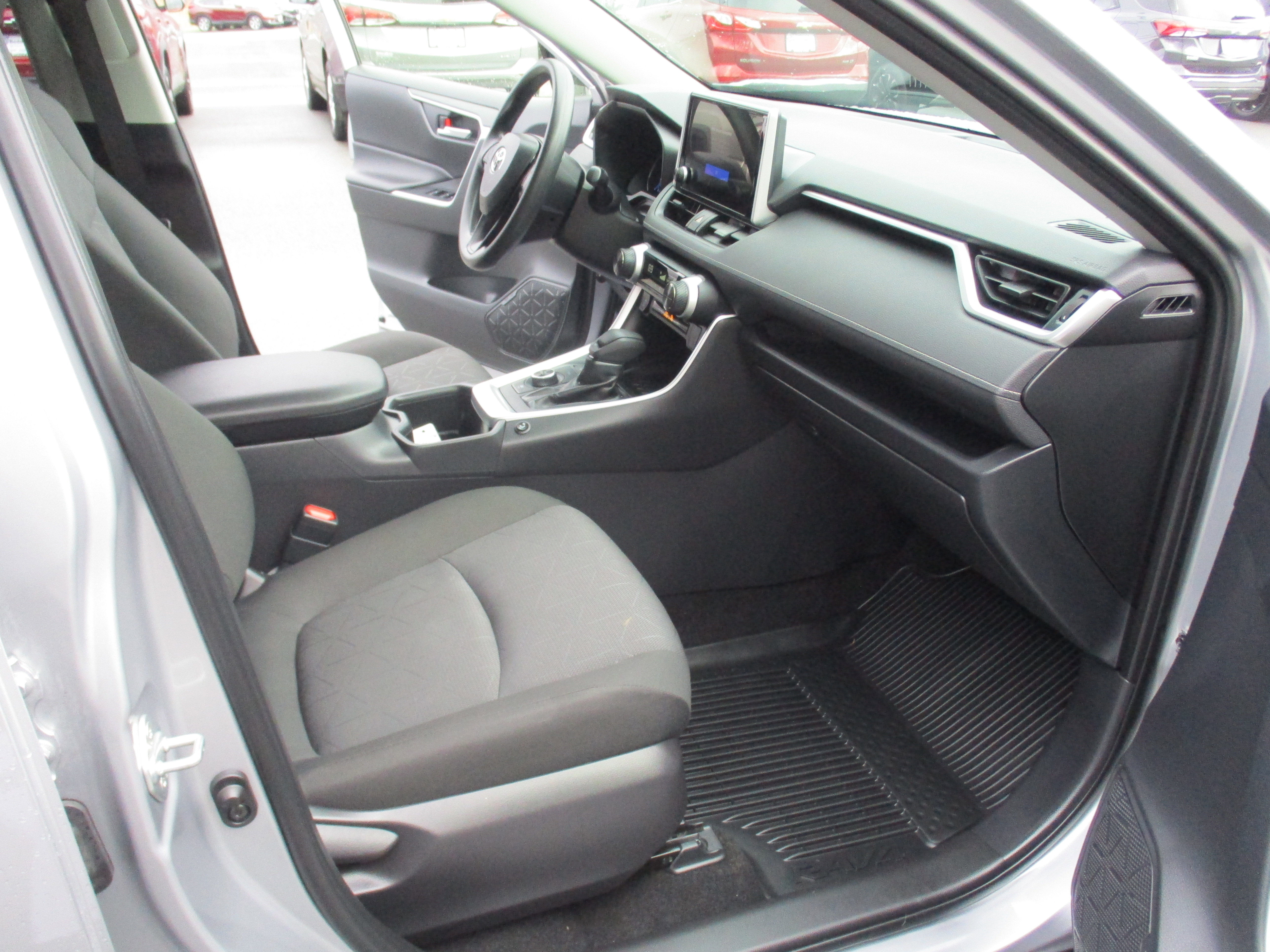 Used 2024 Toyota RAV4 XLE image 15