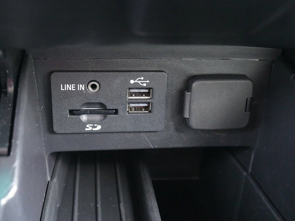 Used 2014 Ford Explorer Limited w/ Equipment Group 302A AWD/4WD image 45
