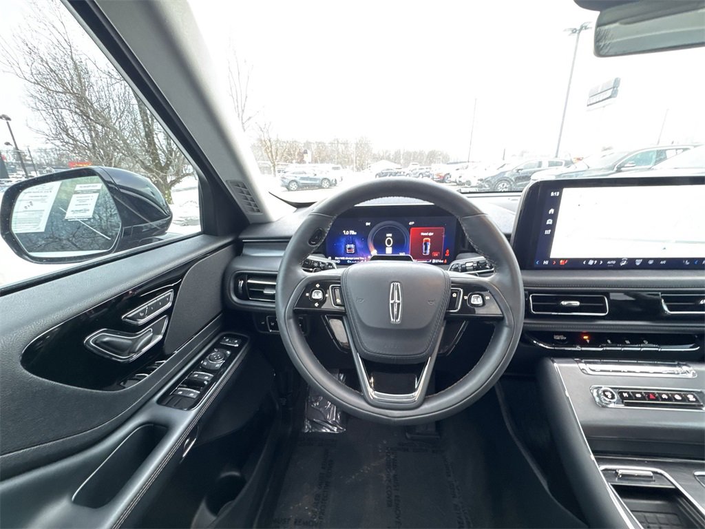 Used 2025 Lincoln Aviator AWD image 14