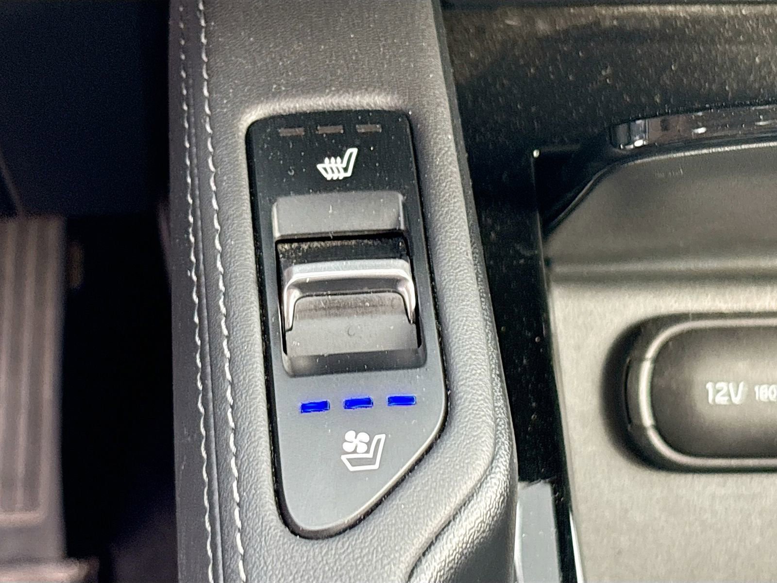 Used 2022 Kia Telluride EX w/ EX Premium Package image 21