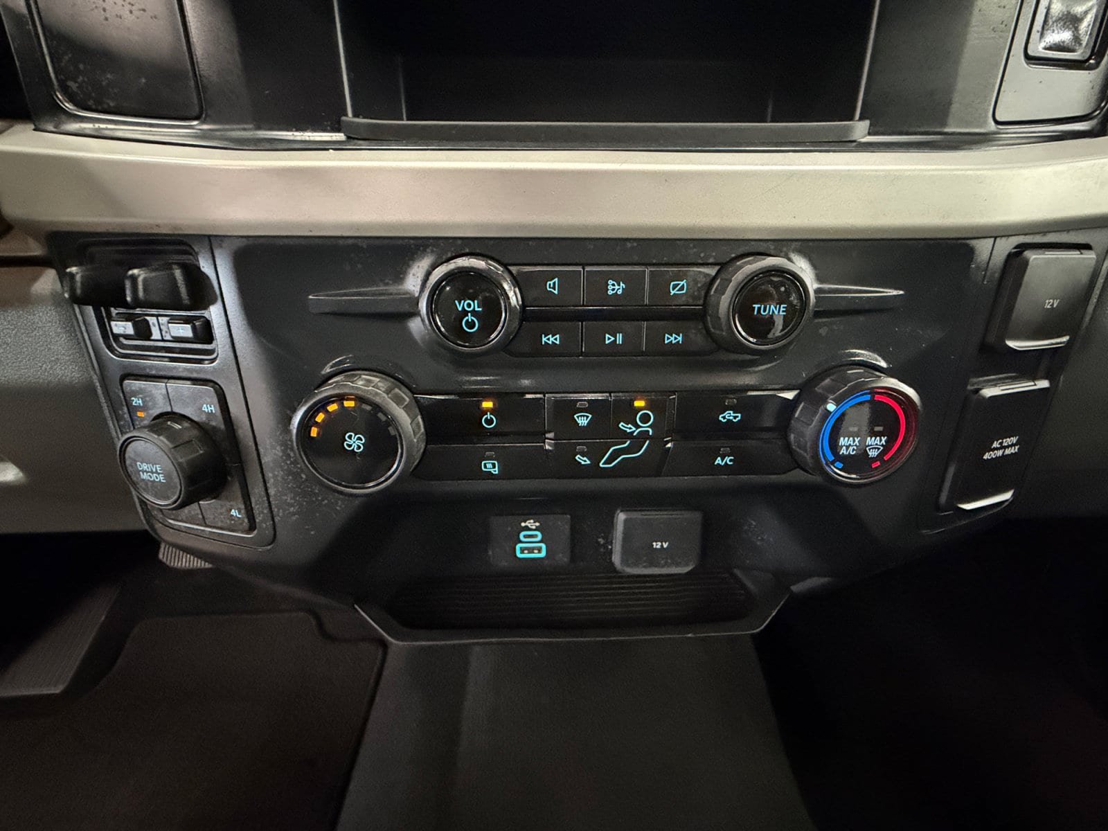 Used 2023 Ford F250 XLT w/ FX4 Off-Road Package AWD/4WD image 20