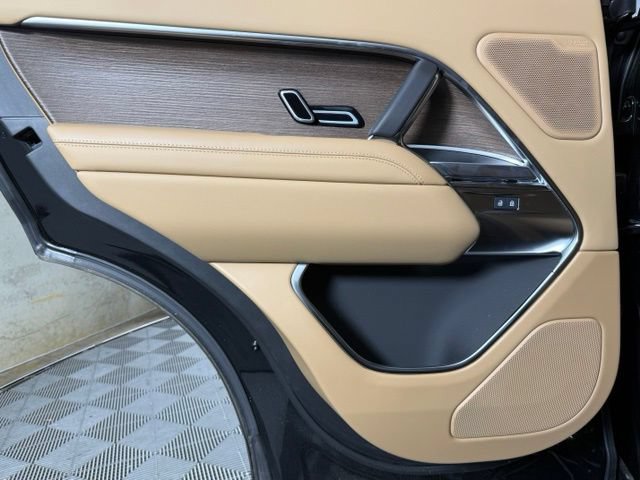 Used 2025 Land Rover Range Rover SE AWD/4WD image 24