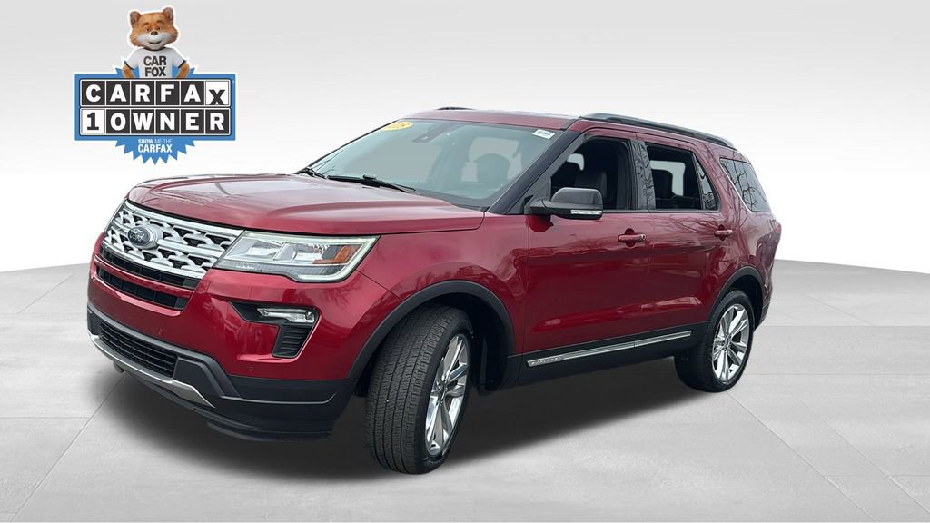Used 2018 Ford Explorer XLT w/ Equipment Group 202A image 3