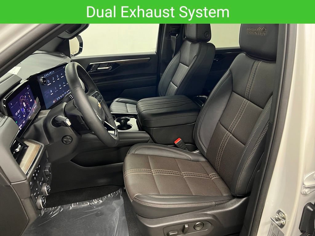 Certified 2025 Chevrolet Suburban High Country AWD/4WD image 30