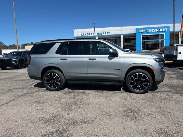 Used 2024 Chevrolet Tahoe RST w/ Luxury Package image 2