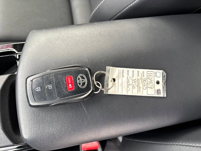 Used 2023 Toyota Prius XLE image 29