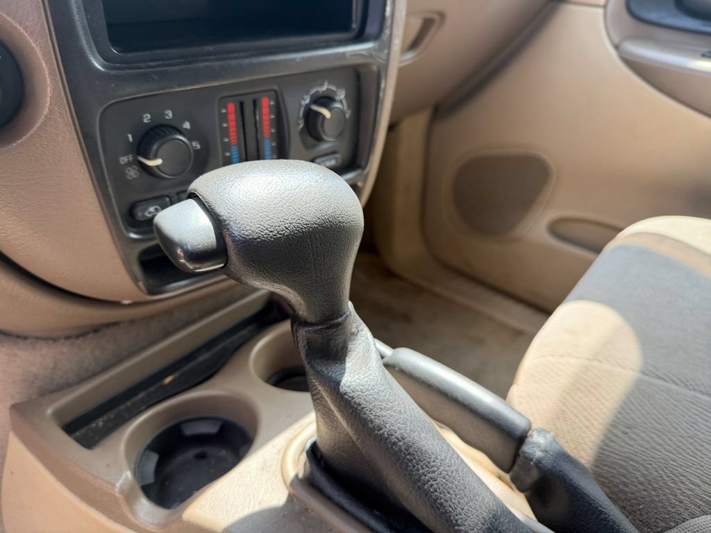 Used 2004 Chevrolet TrailBlazer LS w/ LS Preferred Equipment Group AWD/4WD image 26