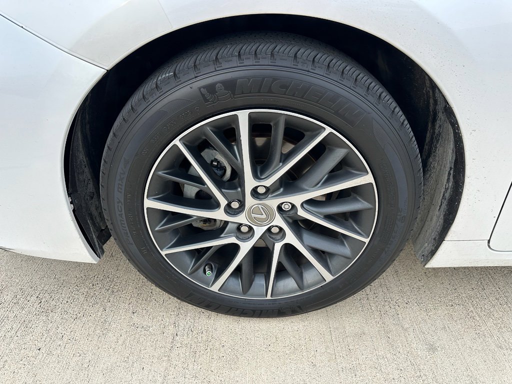 Used 2018 Lexus ES 350 w/ Luxury Package w/Wood Trim image 33