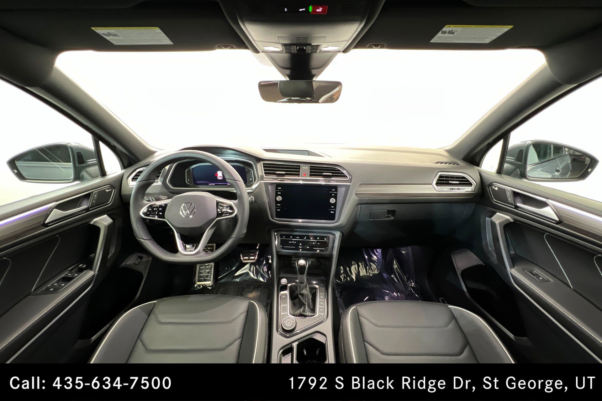 Used 2024 Volkswagen Tiguan SEL R-Line image 9