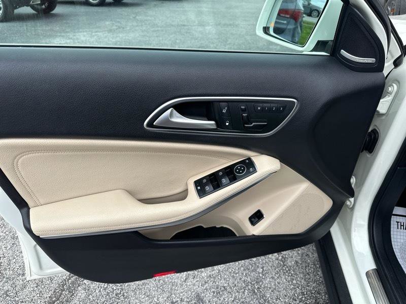 Used 2017 Mercedes-Benz GLA 250 4MATIC image 12