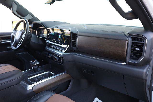 Used 2023 Chevrolet Silverado 1500 High Country w/ Technology Package image 28