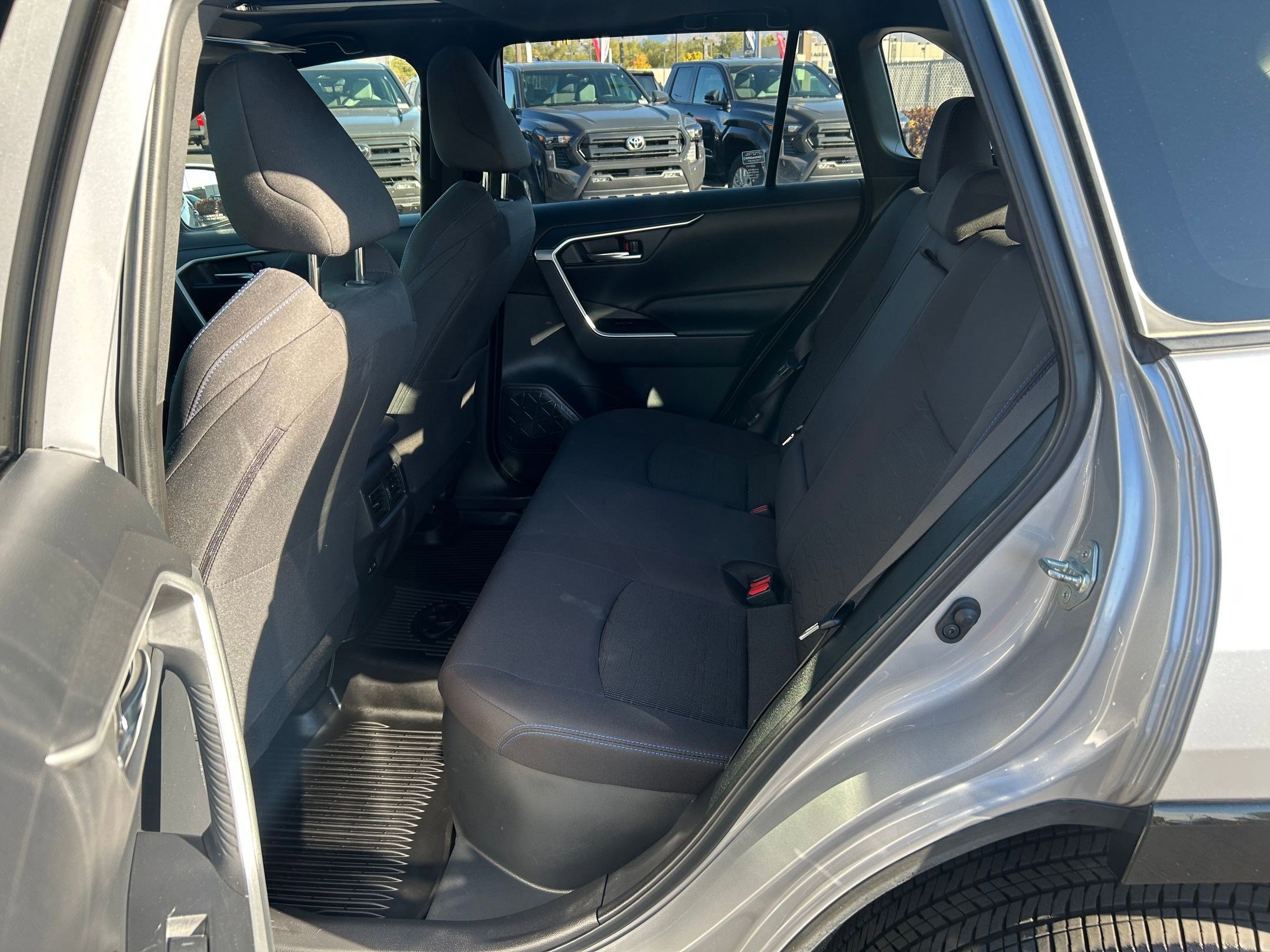 Certified 2022 Toyota RAV4 SE image 23