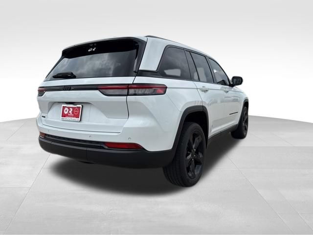 Used 2023 Jeep Grand Cherokee Altitude AWD/4WD image 6