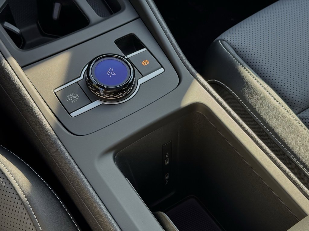 New 2025 Volkswagen Tiguan SE R-Line image 24