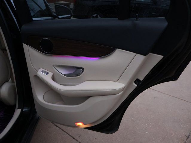 Used 2020 Mercedes-Benz GLC 300 4MATIC w/ Premium Package image 14