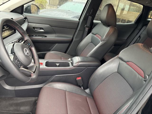 Certified 2025 Nissan Kicks SR image 9