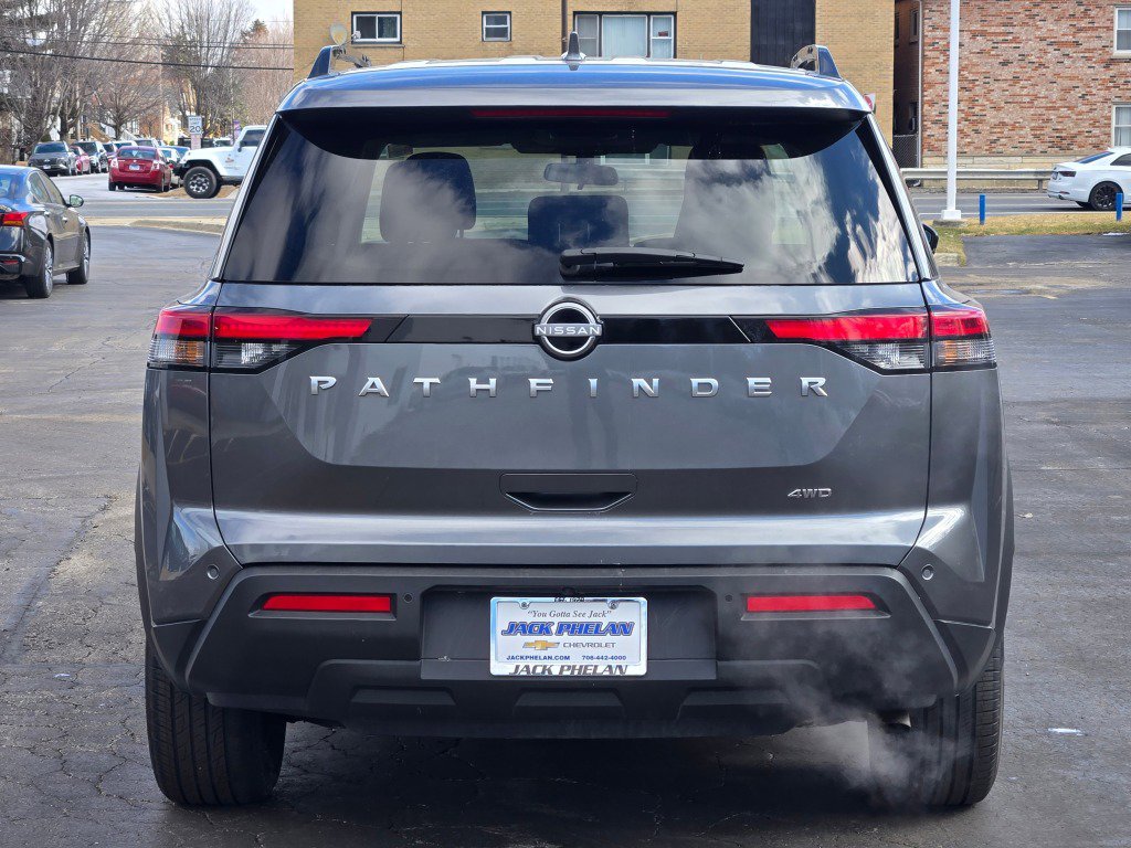 Used 2025 Nissan Pathfinder SV image 14