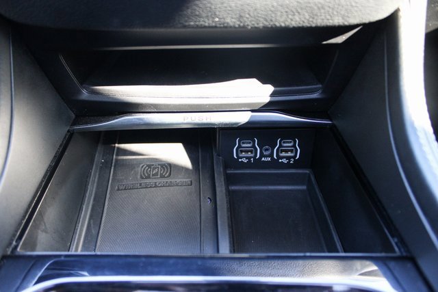 Used 2023 Chrysler Pacifica Limited w/ S Appearance Package image 21