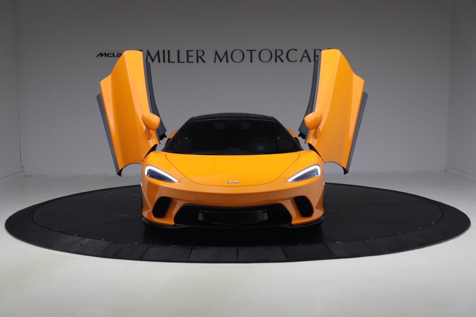 Used 2023 McLaren GT RWD image 13