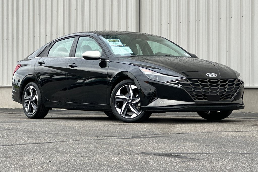 Used 2023 Hyundai Elantra Limited FWD image 2
