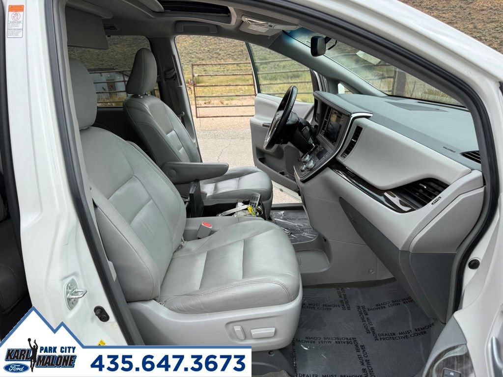 Used 2015 Toyota Sienna XLE Premium FWD image 38