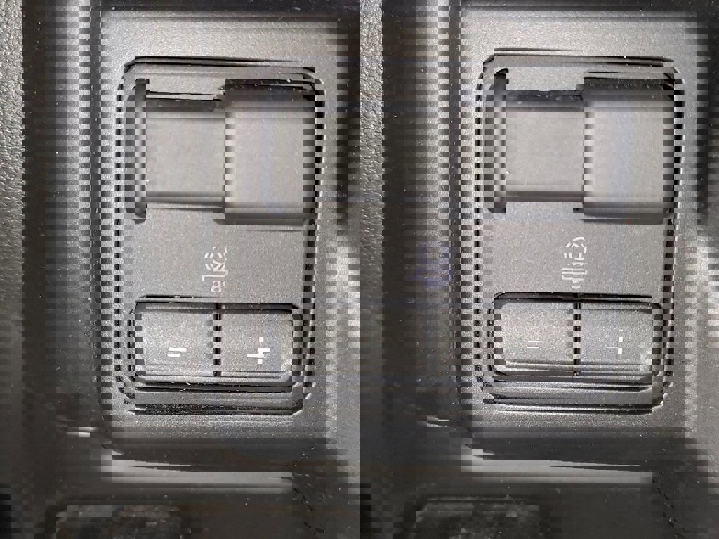 Used 2019 Chevrolet Silverado 1500 High Country w/ Technology Package image 28