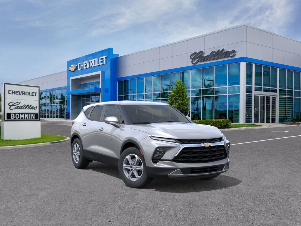 New 2025 Chevrolet Blazer LT FWD image 2