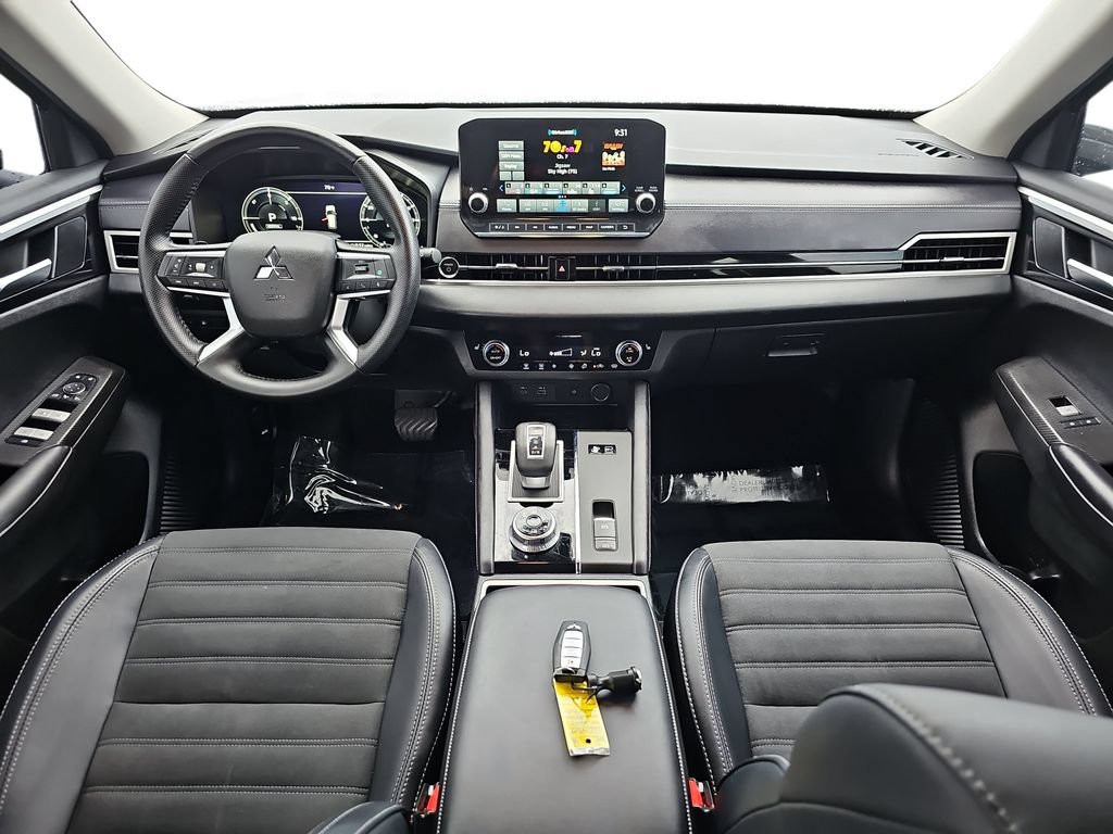 Used 2024 Mitsubishi Outlander 4WD Plug-In Hybrid image 13