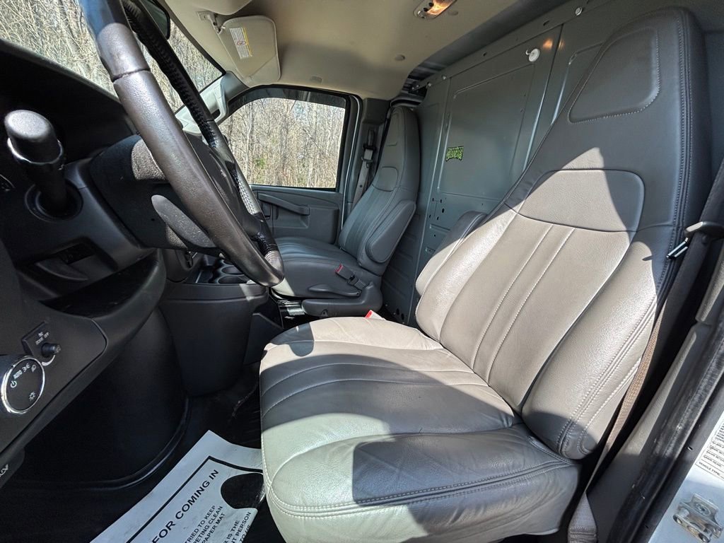 Used 2023 GMC Savana 2500 w/ Driver Convenience Package image 14