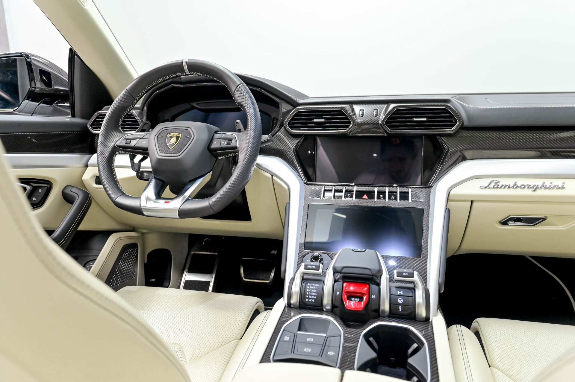 Used 2020 Lamborghini Urus AWD/4WD image 39