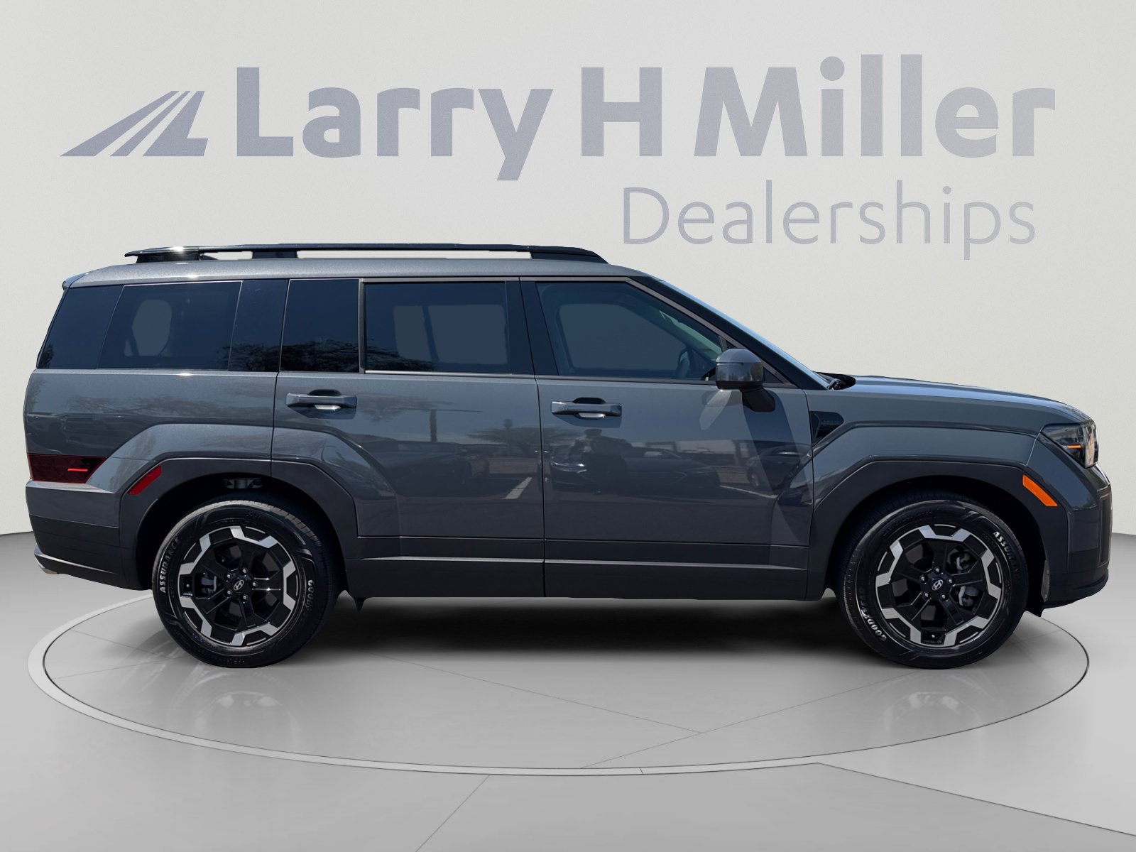 Used 2025 Hyundai Santa Fe SEL FWD image 6
