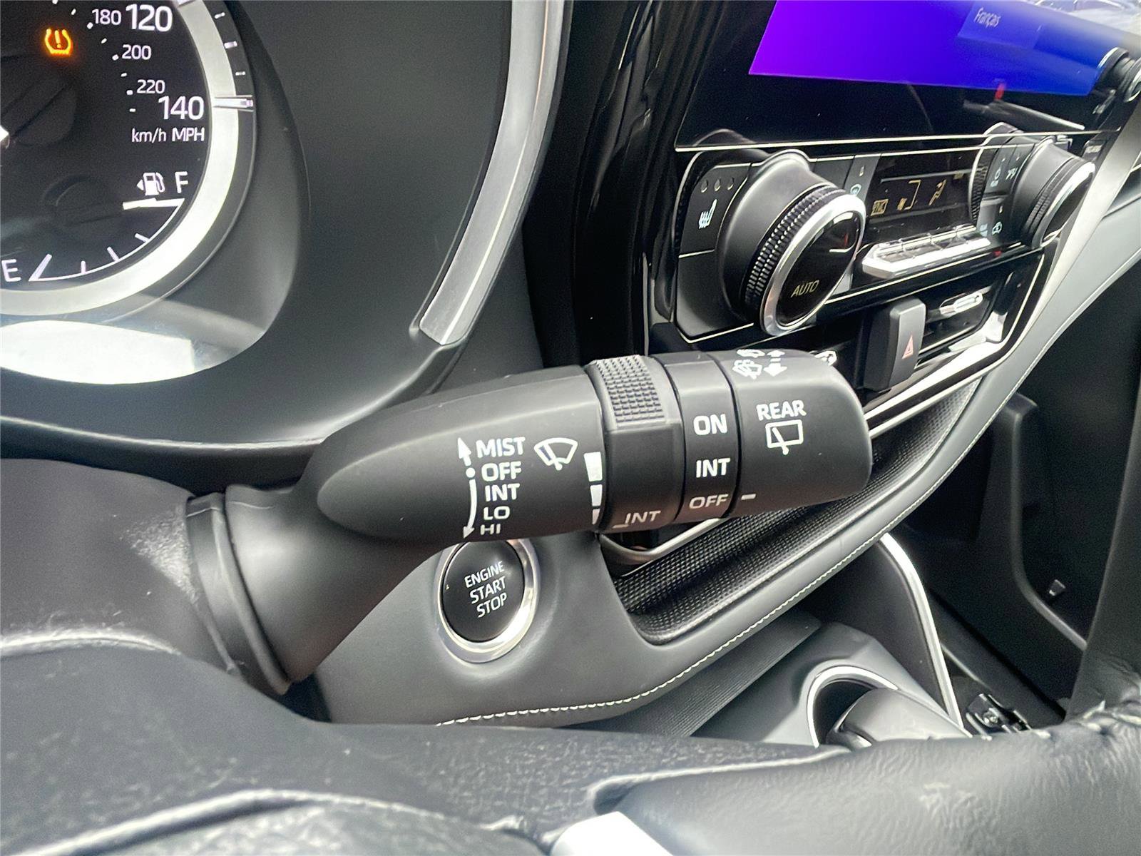 Used 2025 Toyota Highlander XLE image 25