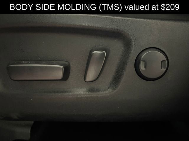 Used 2019 Toyota Highlander XLE AWD/4WD image 8