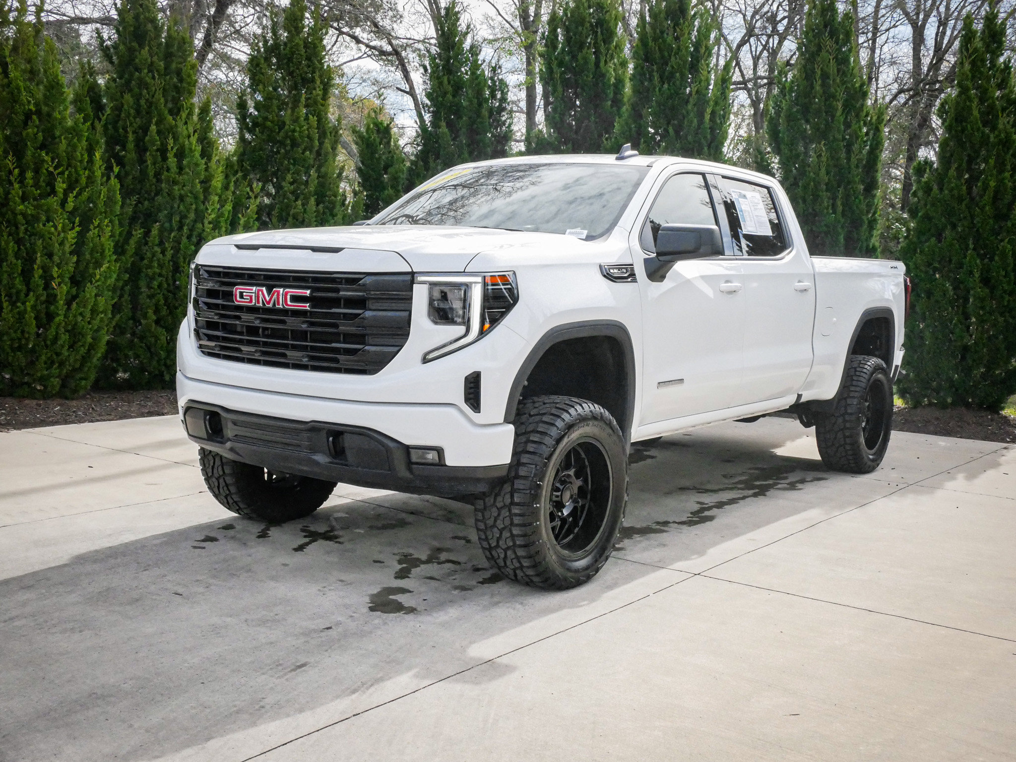 Used 2024 GMC Sierra 1500 Elevation AWD/4WD image 5