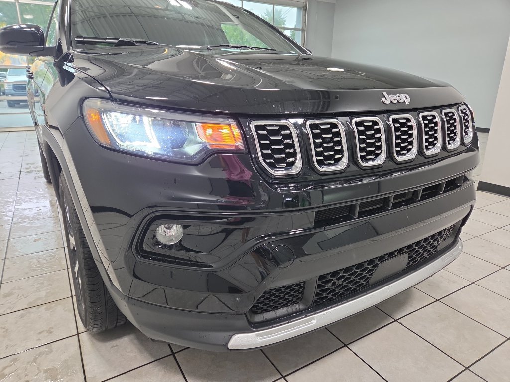 Used 2024 Jeep Compass Limited AWD/4WD image 19