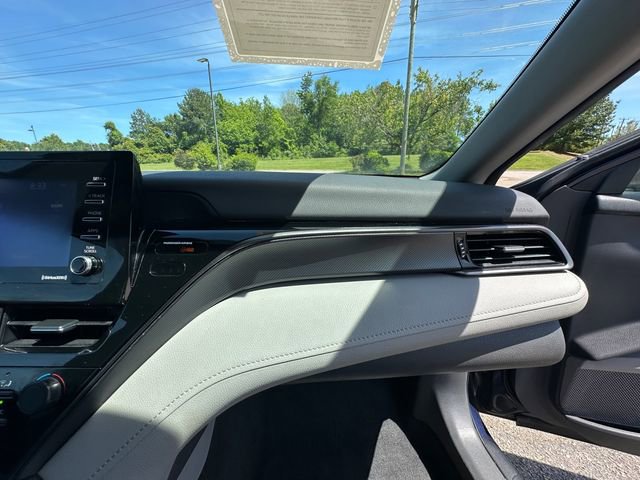 Used 2021 Toyota Camry LE FWD image 16