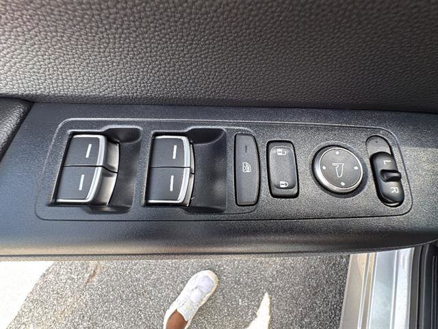 Used 2025 Honda CR-V EX-L image 17