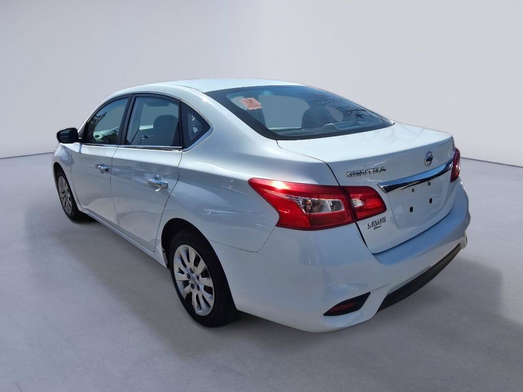 Used 2018 Nissan Sentra S FWD image 3