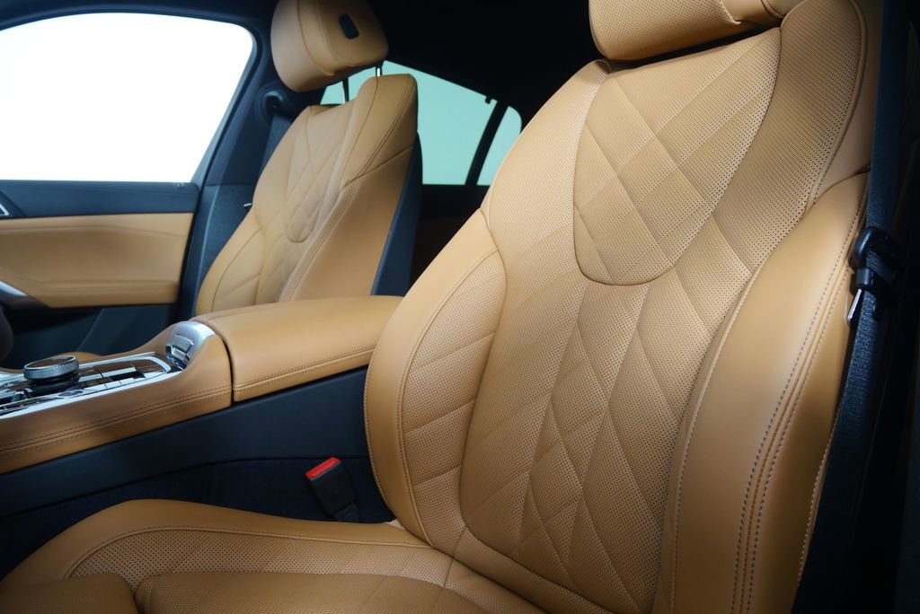New 2026 BMW X6 xDrive40i w/ Executive Package image 11