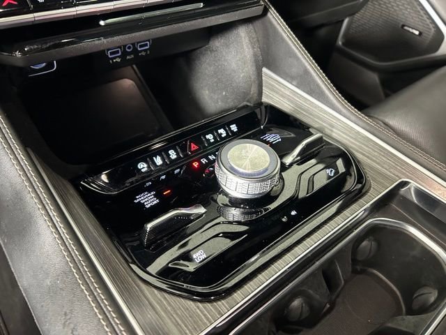 Used 2023 Jeep Wagoneer L Series III w/ Convenience Group I image 28