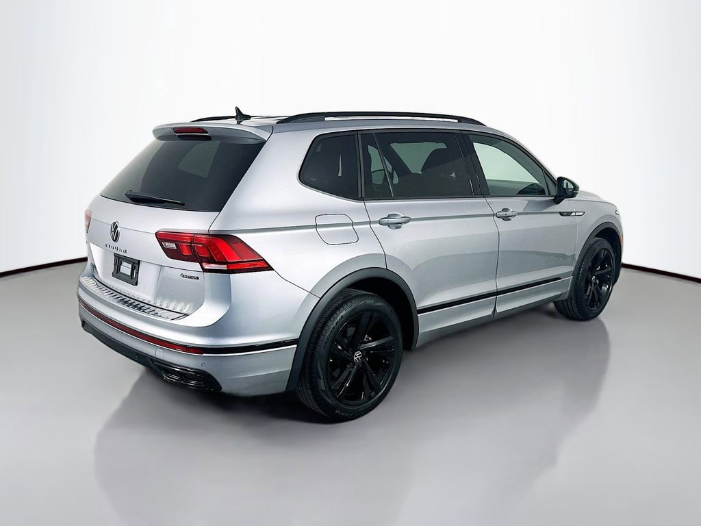 Used 2023 Volkswagen Tiguan SE R-Line image 7