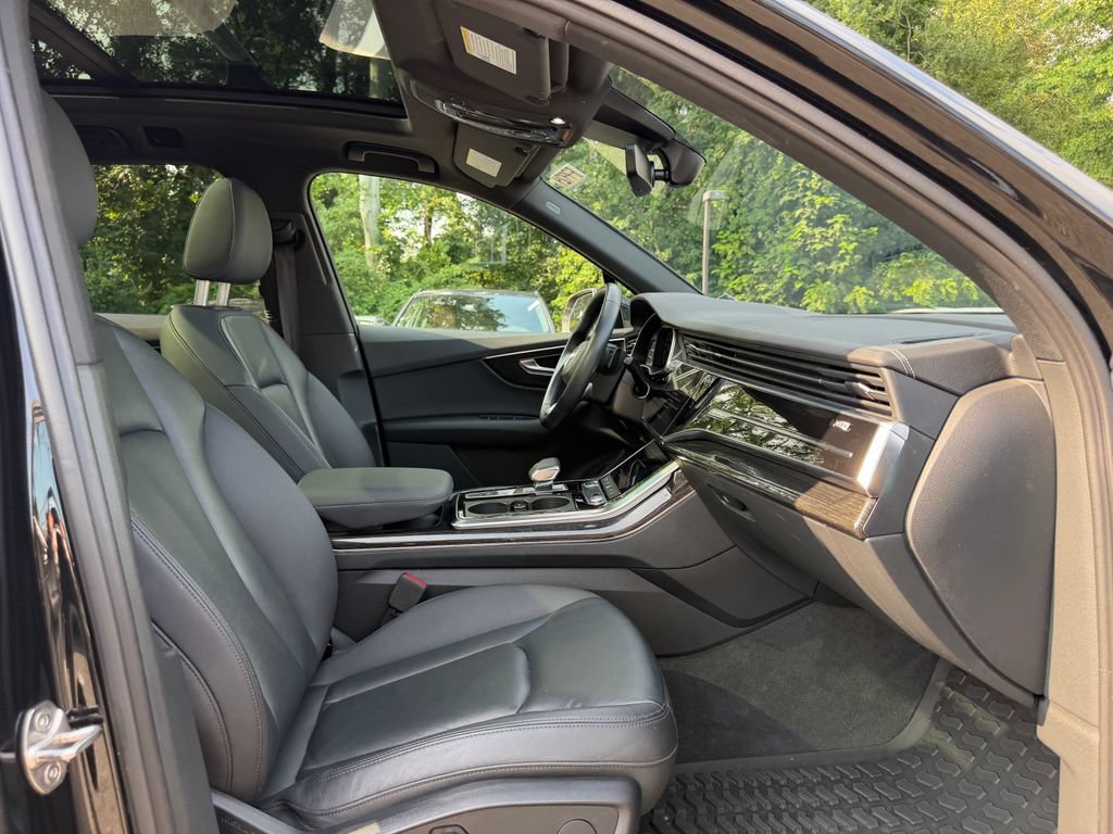 Used 2023 Audi Q7 2.0T Premium w/ Convenience Package AWD/4WD image 16